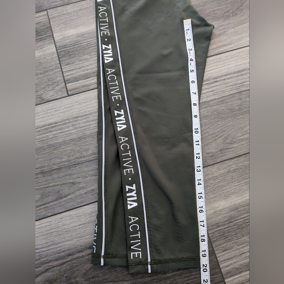 ZYIA Olive Light n Tight Logo Capri Leggings - Picture 5 of 5